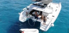 Catamaran mia